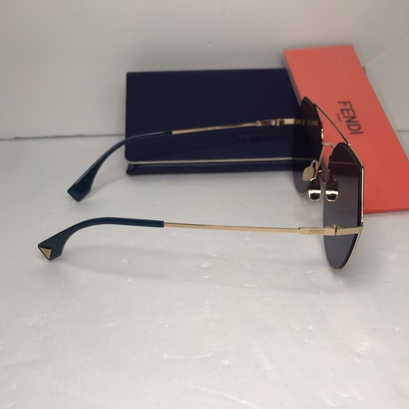 - 💯 Original - Fendi Black with Rose Gold Metal Frame - Picture 10 of 17